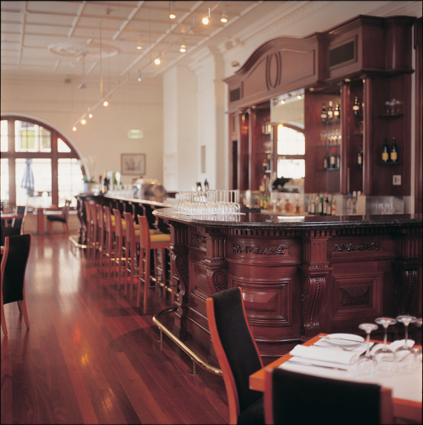 Hotel Treasury Brisbane Restauracja zdjęcie The bar at the Oyster Box